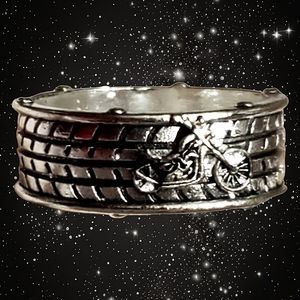 Punk style tire w/ motorcycle 🏍 men's ring size 10.